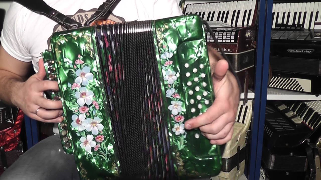 От Волги до Енисея ЛЮБЭ на гармони - YouTube