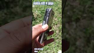 Nokia N91 with a luxurious design and has a 4GB HDD capacity. An expensive cellphone at that time.
