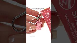 A customisable lip keychain?! 