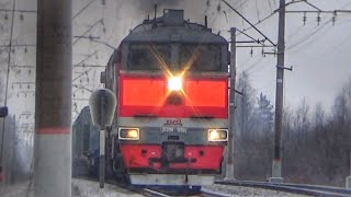 Напесочил. Тепловоз (Боинг)  2ТЭ116-1269 с грузовым поездом на перегоне Вырица-Семрино
