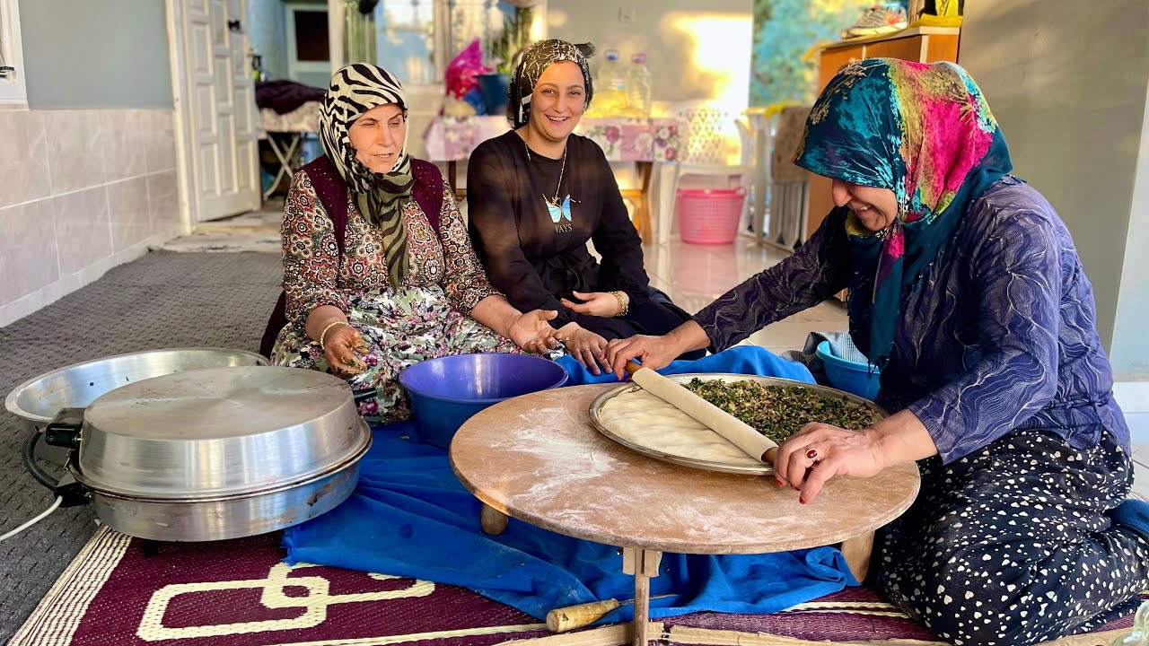 HALAM İLE ANNEM YAPMAKTAN BIKMADIĞI EV TANDIRINDA TAZE BÖREK YAPIMI