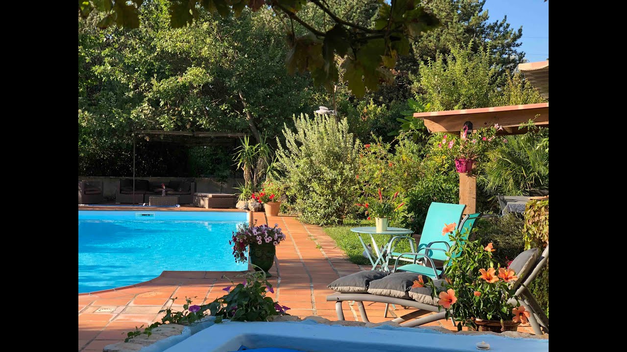 Vente propriété dans le Sud-Est, Vaucluse, route de Saint Restitut