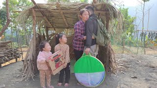 The father of two children came to visit and bought rice, instant noodles and some utensils for me..