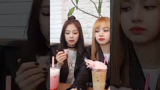 Lisas Reaction When Jennie And Jisoo Ate All Of Her Cotton Candy 