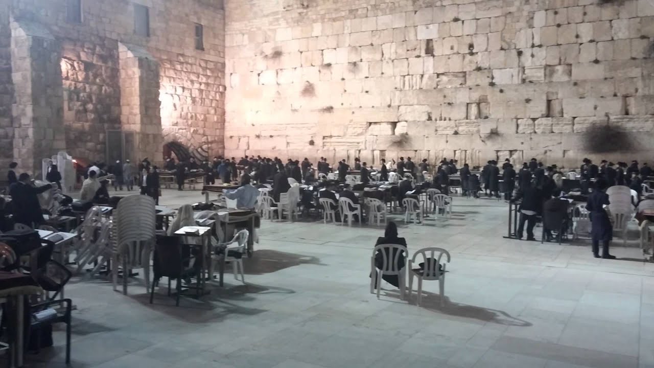 Western wall news חדשות הכותל המערבי בפייסבוק. שחרית בכותל YouTube