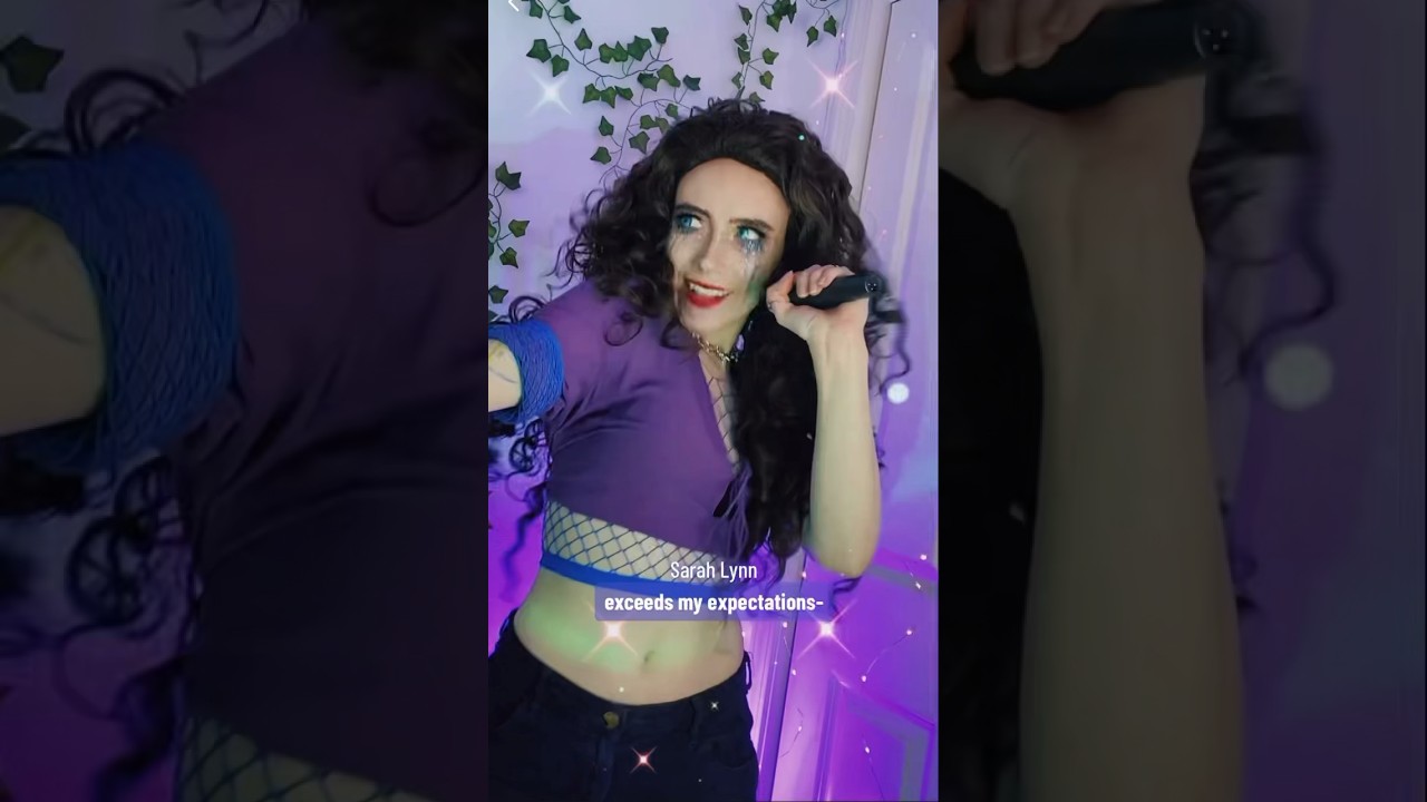 this would be a sarah lynn bop 🎙️💜💙 