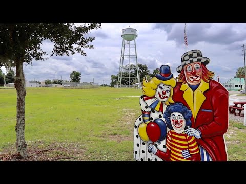 Lake Placid is The Most Interesting Town In America - Forgotten Attractions / Clown Museum & MORE