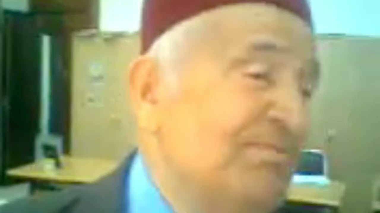 عم الهادي.. عاشق أغاني  عبد الوهاب... دار العمل 