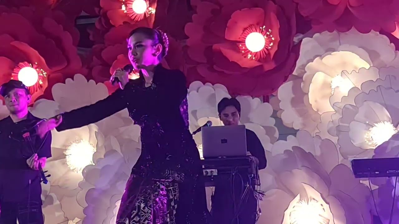 Mahalini Sings \