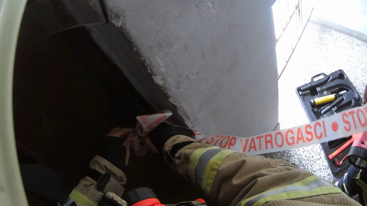 Otvaranje lifta (2) - Vatrogasci Prijedor, 23.08.2021.