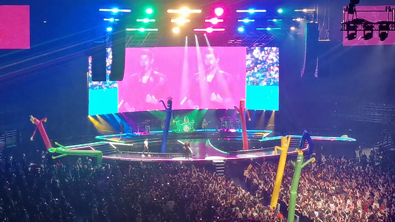 Jonas Brothers Cake by the Ocean Paris YouTube