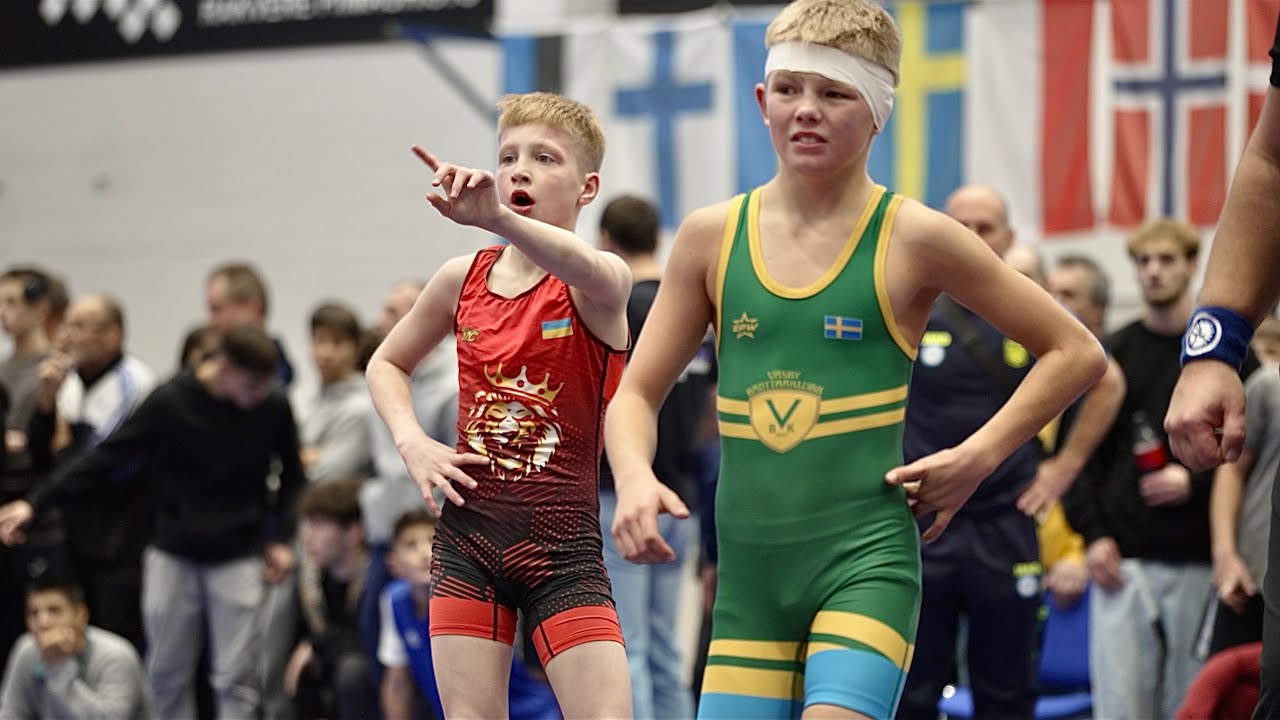 U13 Mark Poliakov (UKR) vs Ville Lundqvist (SWE) 35kg.Greco-roman boys youth wrestling. B-cam-man