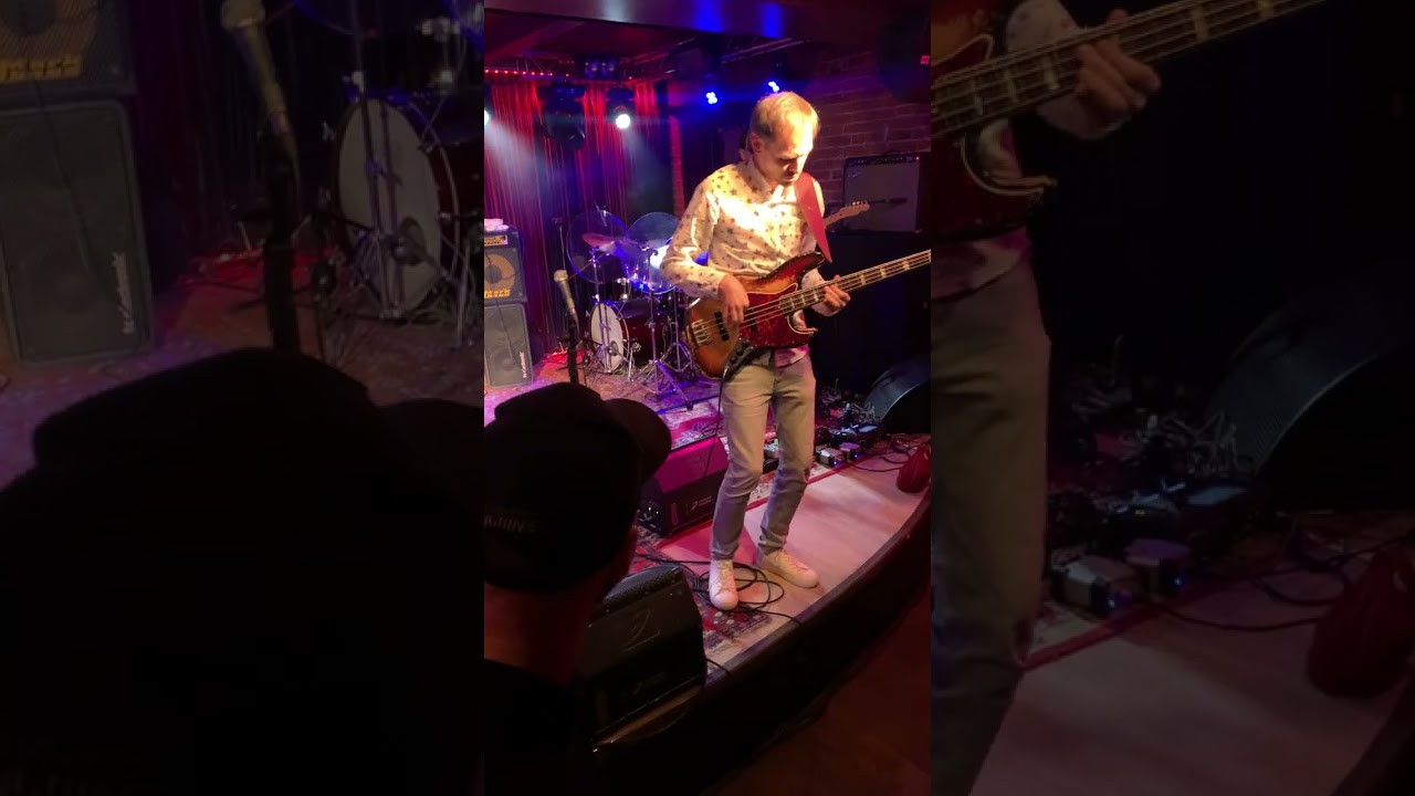 Joe Dart style bass solo