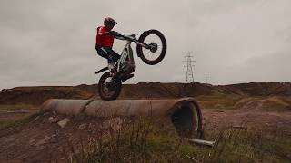 Electric Motion Epure With Inch Perfect Trials And Alexz Wigg