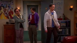 Naked Howard Sits in Sheldon’s Spot | The Big Bang Theory