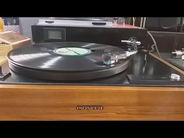 Pioneer E-1000A - YouTube