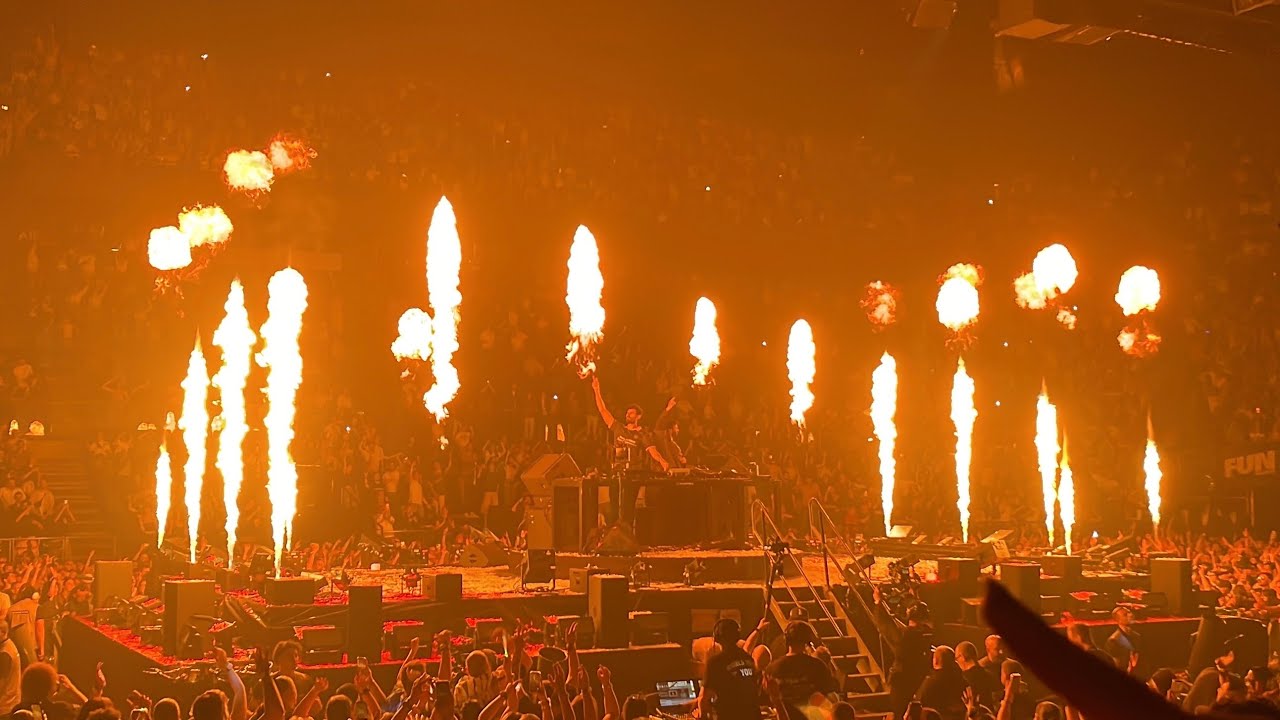 Afrojack B2B R3hab - Fight Machine (feat. NAIIM) Live Ibiza Experience 10 - Accor Arena 17.04.26