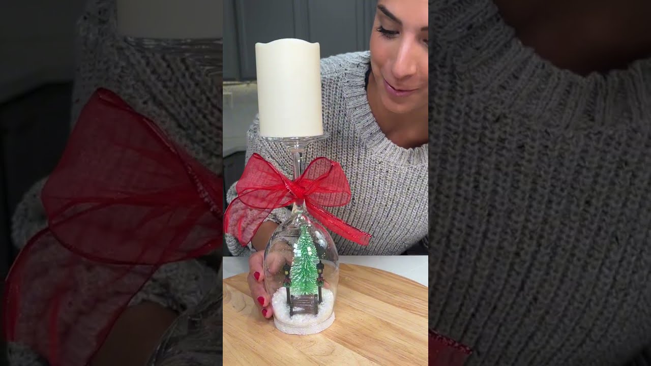 Превратите бокал для вина в снежный шар.