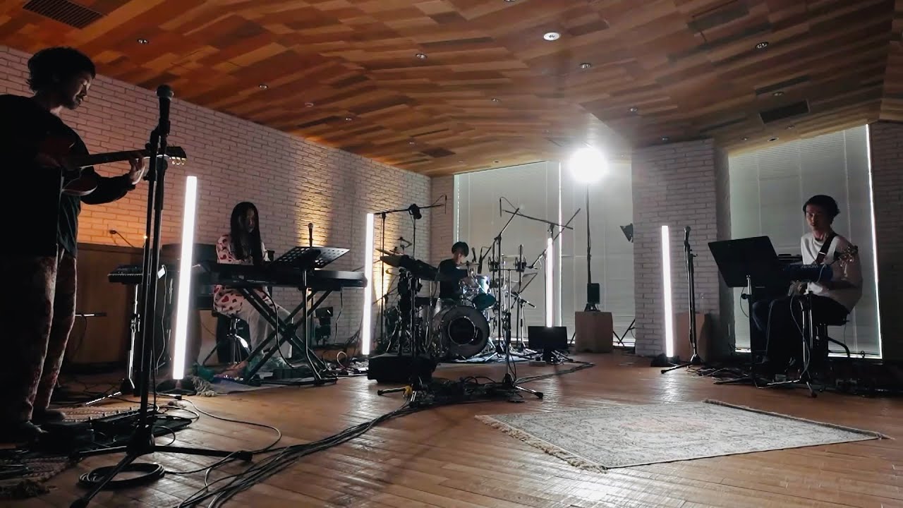 jizue feat.YOYOKA「atom」Live at NISSHA Music Studio - YouTube