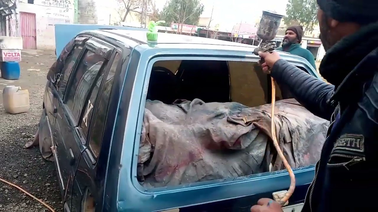 Suzuki Mehran Body paint in this video