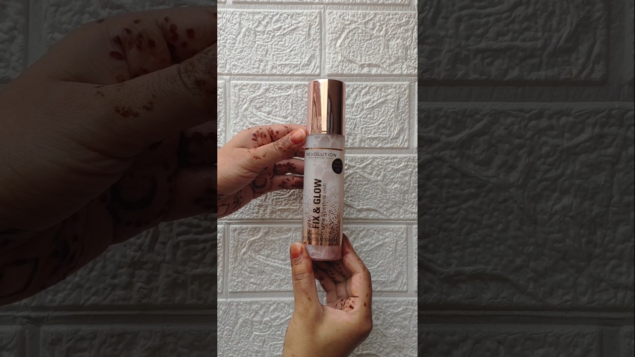 revolution fix and glow setting spray 