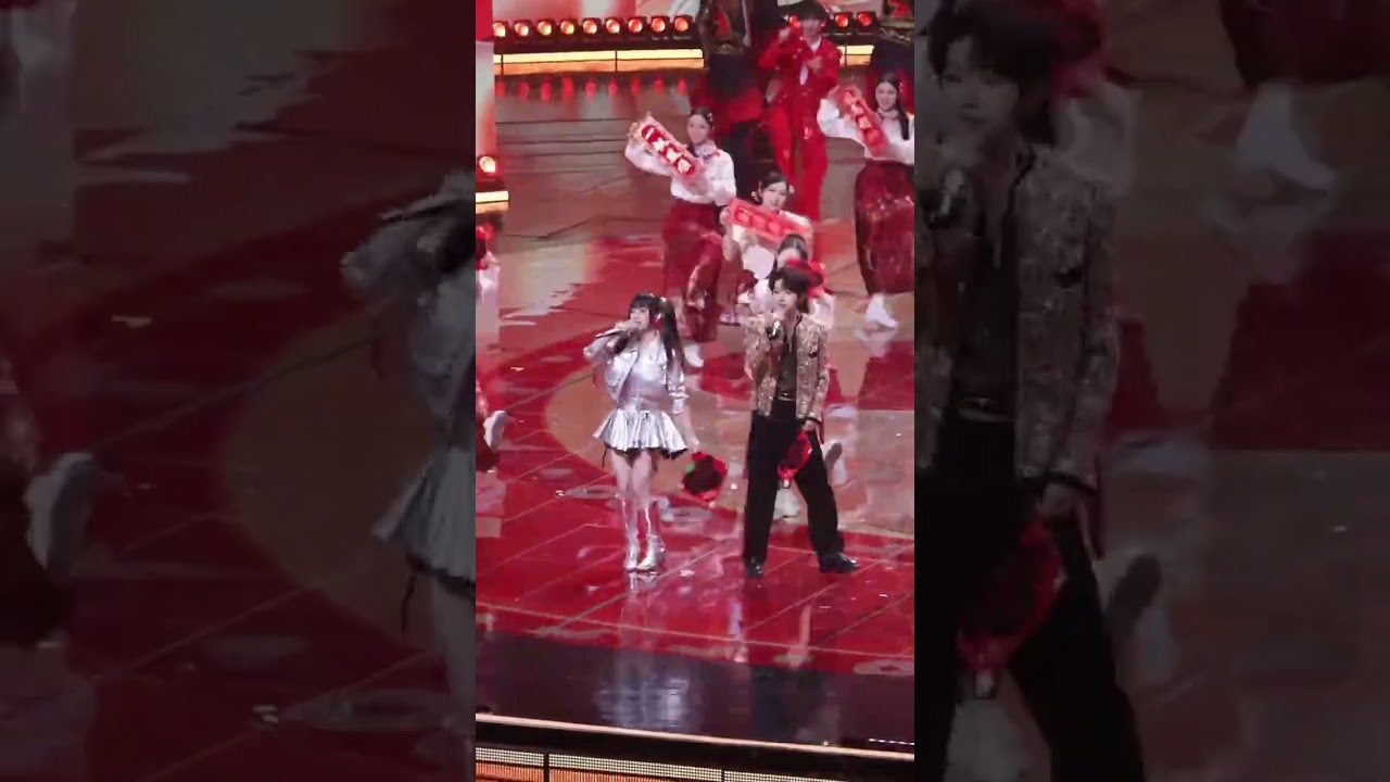 Shen Yue & Guo Junchen’s duet performance in the Hunan TV Little New Year event😍 