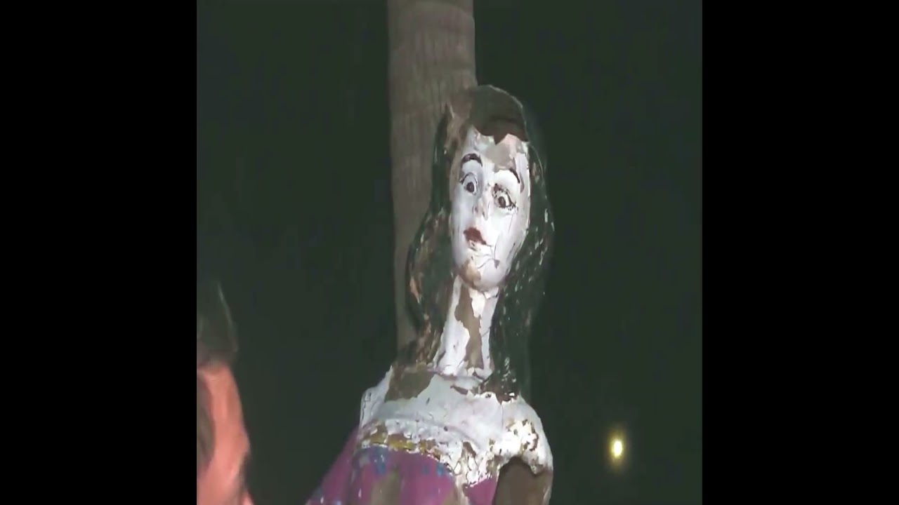 कैमरे में कैद हुई 10 हिलती मूर्तियां | 10 Mysterious Moving Statues Caught On Camera 