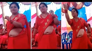 Nepali Desi Sexy Aunty fat belly show dance in Sari