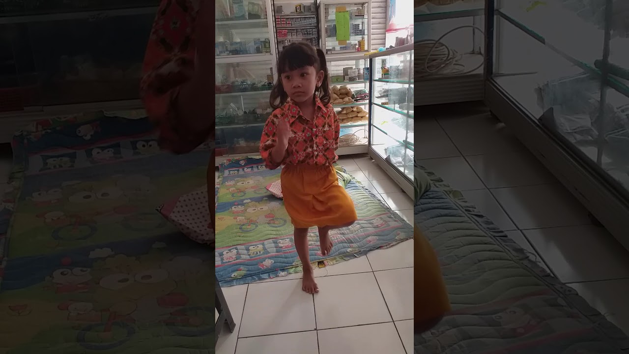 Ini kepala ini telinga