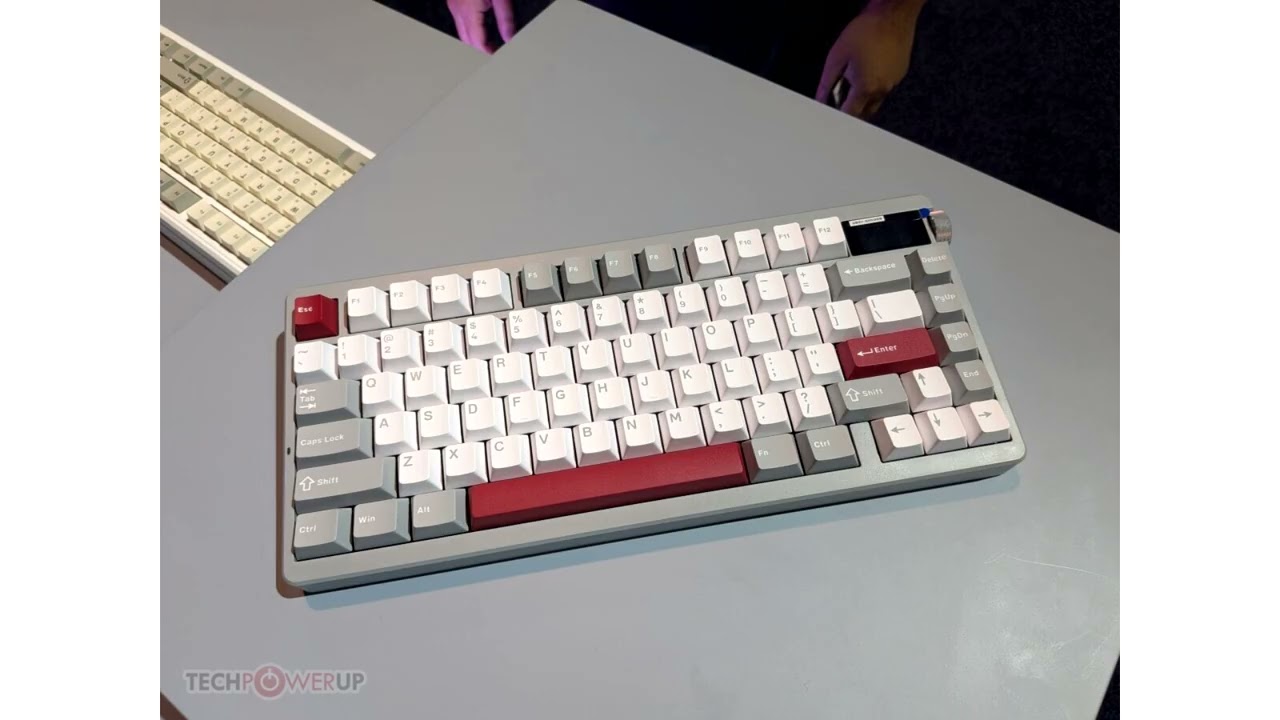 AULA Unveils Keyboard with Large Integrated Touchscreen Replacing the NUM Pad