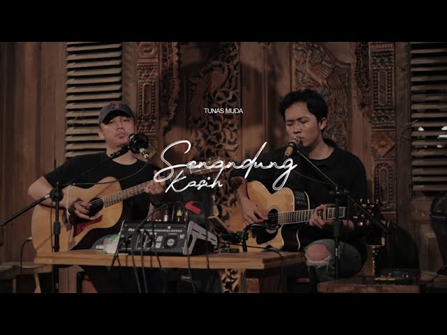 TUNAS MUDA - SENANDUNG KASIH feat ADIT SOPO at Joglo Teduh class=