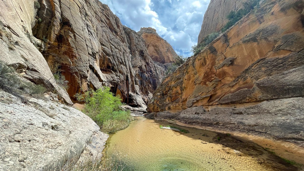 Hiking the Boulder Mail Trail, Death Hollow, Escalante River Loop - Escalante