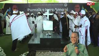 Video Machifu Wa Kihehe Wakitoa Heshima Za Kimila Kwa Mwili Wa Lukuvi Kaburini