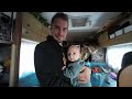 Famille nomade en camping car  randonne  2000m anniversaire de cerise 