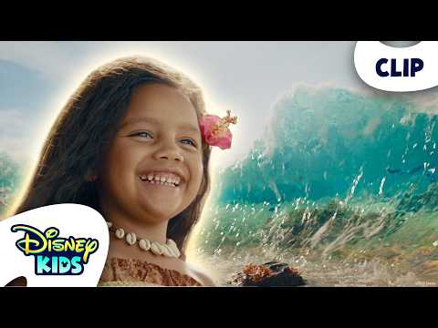 Baby Moana's First Moment With the Ocean 🌊 | Moana | @disneykids