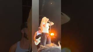 Renee Rapp Reacts to 2026 Mad Cool Festival Crowd
📺 Subscribe http://t.co/kYfI1Vjn5B
#reneerapp #madcool
💬 Follow SRS on social media: http://www.twitter.com/stagerights
http://www.facebook.com/stagerightsecrets
http://www.stagerightsecrets.com
http://www.instagram.com/stagerightsecrets
We’re Stage Right Secrets we interview your favorite artists, bands, actors, and entertainers with your questions. We upload a bi-monthly digital/print magazine and update our website daily with pop culture news.
For any inquires contact Jacklyn@StageRightSecrets.com.
#grammys #grammyawards Renee Rapp Reacts to 2026 Mad Cool Festival Crowd