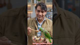 🦜 तोते और इंसान की प्यारी दोस्ती 😍 | Cute Parrot Feeding Moment ❤️ #shorts