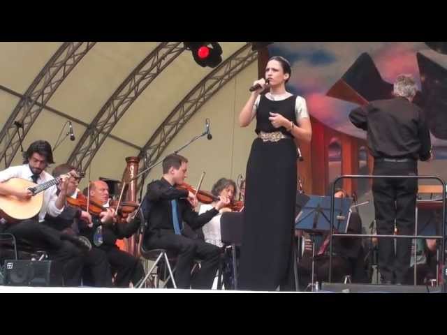 Guarda Carminho - Fado Adeus - Live in Rudolstadt (13/15) su YouTube Guarda Carminho - Fado Adeus - Live in Rudolstadt (13/15) su YouTube