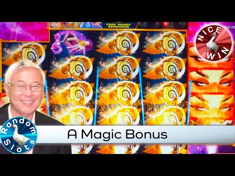 Magnifying Magic Slot Machine a Magic Big Bonus