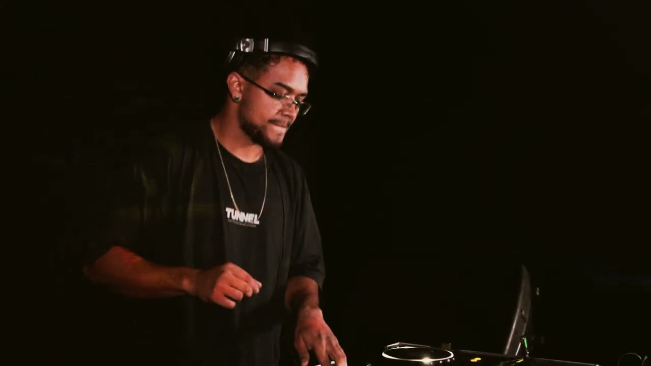 Erthran Live in Brazil 🌪️ | Blacklite’s Young Gun Goes Wild at Asteka!