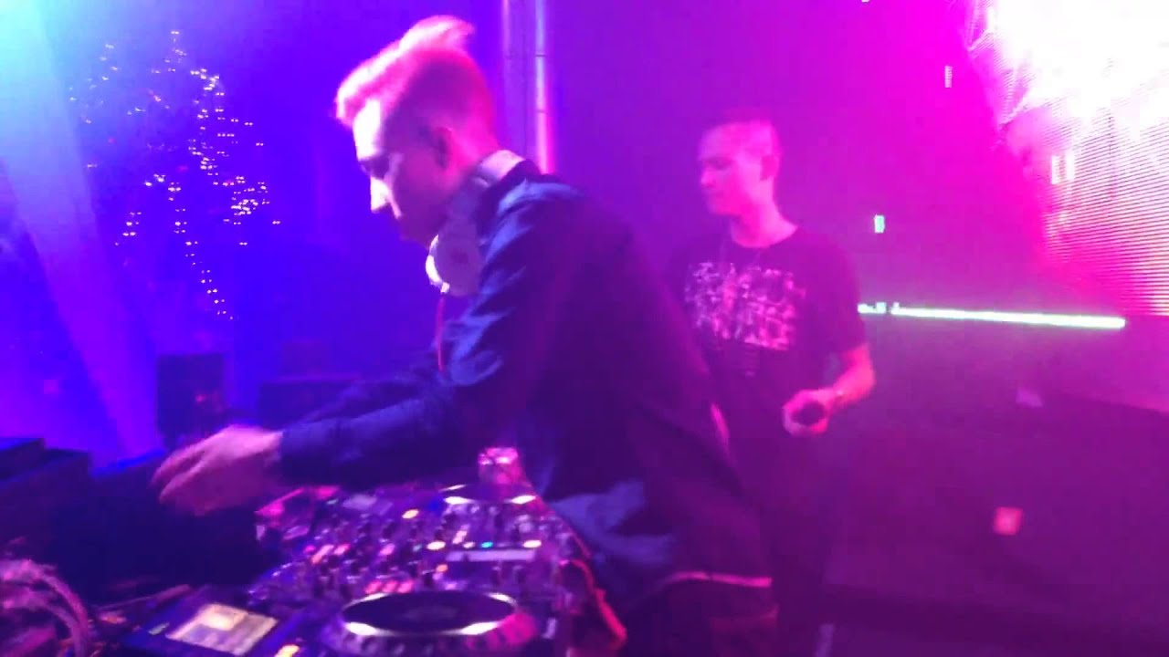 DJ Khang Chivas Live Mix Nóng Remix Tại MDM Club Hãi Phòng 2014