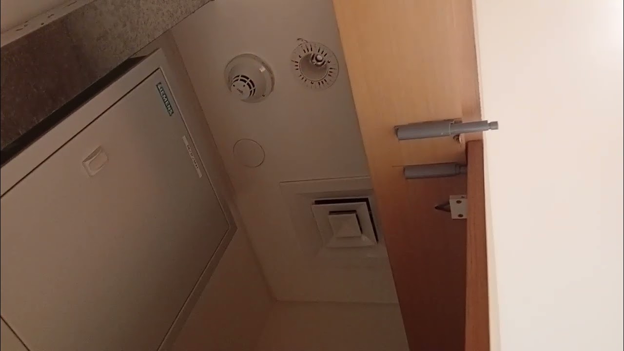 Electronic cabinet light choice door off ilght off door on light on