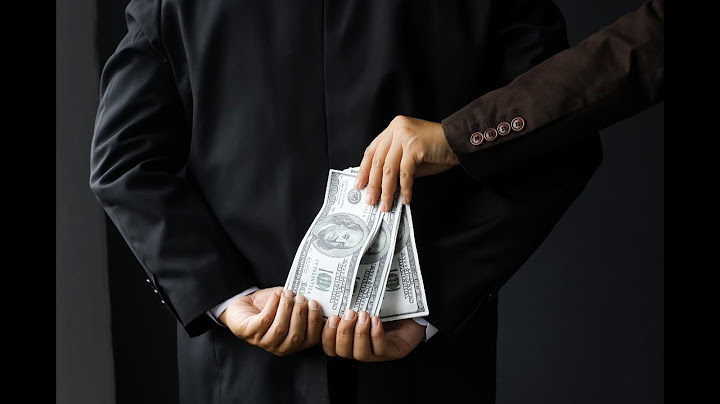 متهمة يبرئها القضاء ويقاضيها الوزير بتخطي الصلاحيات.. ما علاقة أمل شعبان؟