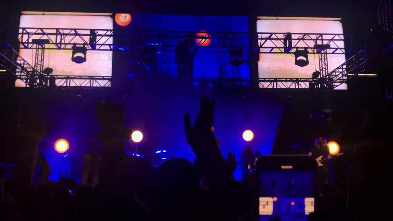031619 Who Hurt You? - Daniel Caesar live at Long Beach State
