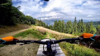 ЧЕРНАЯ DOWNHILL ТРАССА в Байк Парк Захар Беркут! Полный спуск со стабилизацией от первого лица