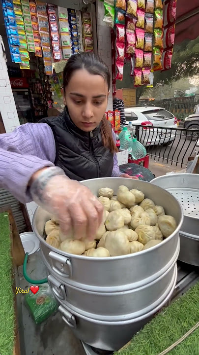 Anpadh momos wali ke best momos #shortsfeed #youtubeshorts