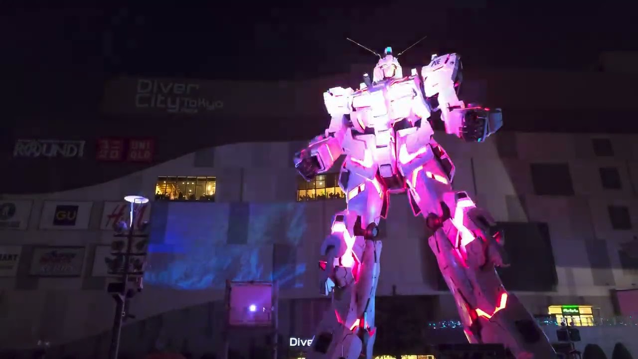 ダイバーシティ東京プラザ - 実物大ユニコーンガンダム立像「MidNight