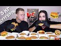 5 КГ БУРГЕРОВ ЗА 15 МИНУТ 😱 ПАРЕНЬ vs ДЕВУШКА ❓