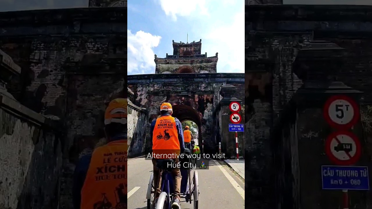 BICYCLE TAXI RIDE around UNESCO World Heritage City ?! - 