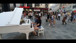 Talented Girl and Street Pianist play Time (Inception) by Hans Zimmer Resimi